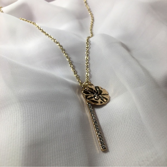 Beautiful Necklace 💋 - Picture 4 of 4